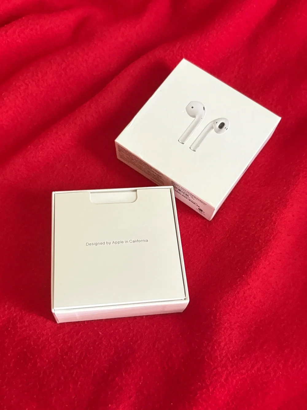 Apple Airpods 2nd generation with Charging Case